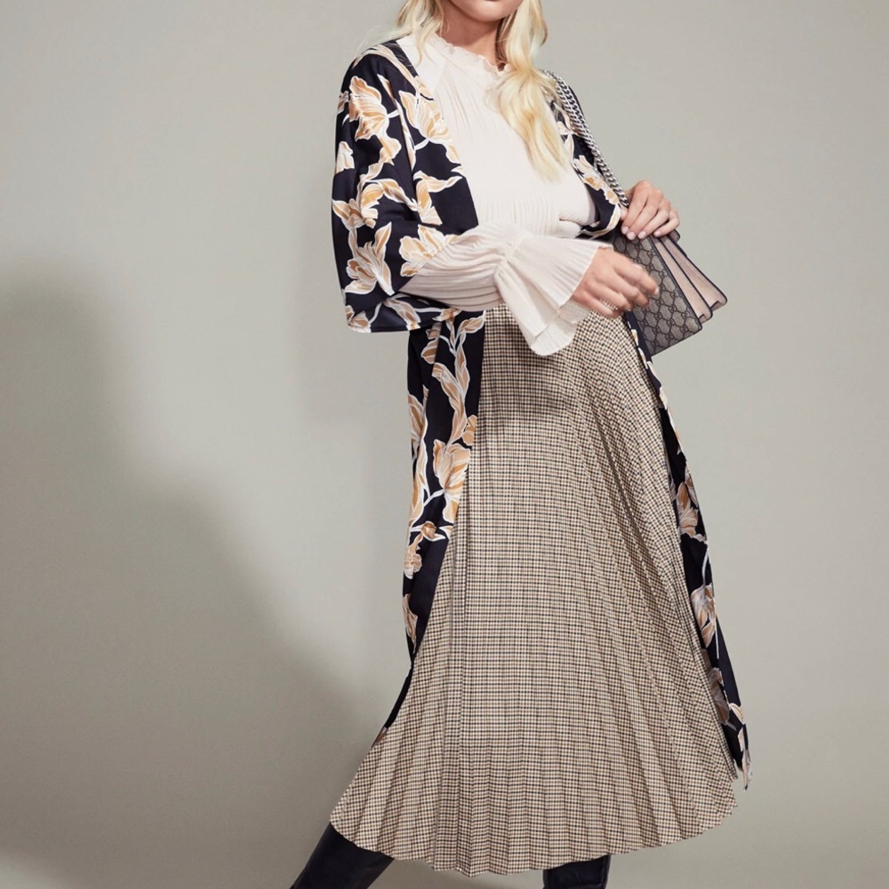 Maison Du Soir Floral Robe/Kimono Size Small/Medi… - image 3